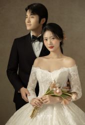 -798婚纱摄影·原创定制品牌店