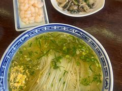 白汤面底-同得兴 Since·1995 传统苏式面馆(嘉馀坊店)
