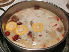 -三人行骨头王火锅(长寿店)