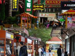 -三亚火车头万人海鲜广场