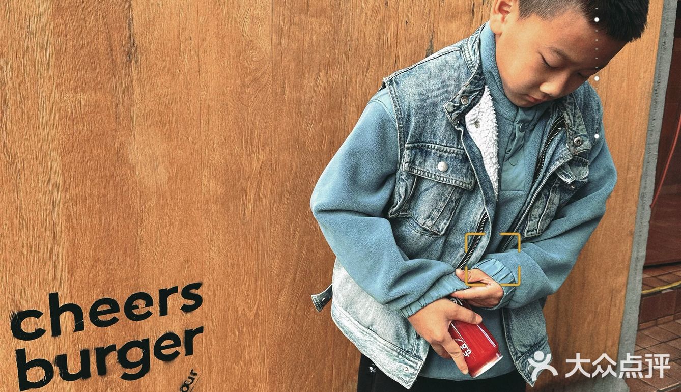 带娃周末检查眼睛👀，意外收获一家很有趣的汉堡屋🍔！