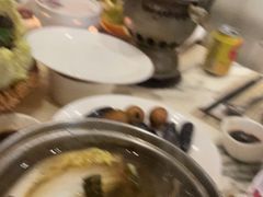 -雍和会海鲜姿造自助(湖东路店)