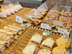 -顶东面包花园·生日蛋糕(世博店)
