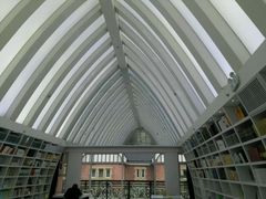 -钟书阁(松江泰晤士小镇店)