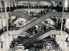 -乐蓬马歇百货公司(Rive Gauche)