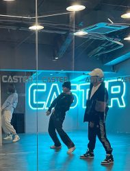 -CASTER跳舞俱乐部