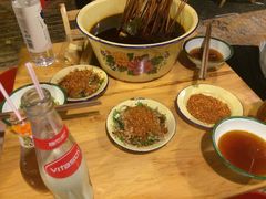 -拈签一笑黄牛肉辣卤串串