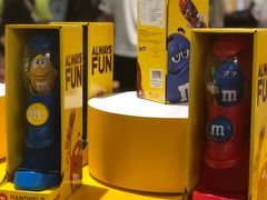 -m豆巧克力世界(上海世茂广场店)