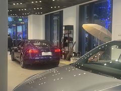 -TESLA 特斯拉(上海太古汇体验店)