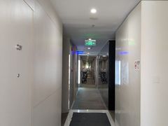 -卡罗酒店(东门晒布地铁站店)