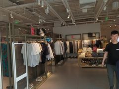 -URBAN REVIVO(北京斯普瑞斯奥特莱斯店)