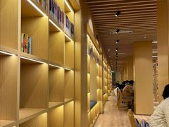 -漕河泾街道图书馆(漕河泾社区文化活动中心店)