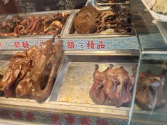 -老鼎万春卤菜(五代传承创始老店)