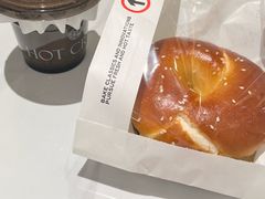 -HOT CRUSH趁热集合·现烤面包(环球港店)