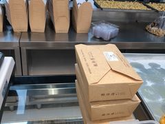 -鲍师傅糕点(百盛西南商都店)