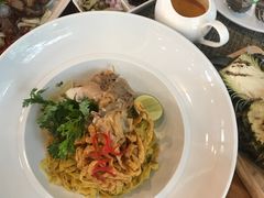 -Chom Cafe and Restaurant