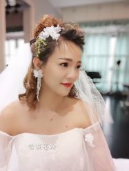 -雪莉美妆婚纱馆