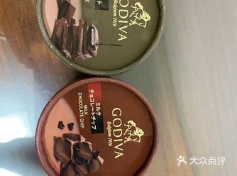 G家的冰淇淋，个人觉得比利时黑巧更胜一筹，巧克力味浓