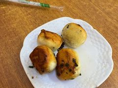 -老字号眼镜子煎包汤包店