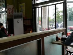 -龙记桂林米粉(财满街店)