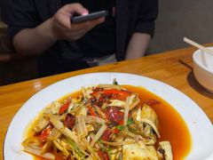 火爆黄喉-大众跷脚牛肉馆·非遗传承单位(峨眉山店)