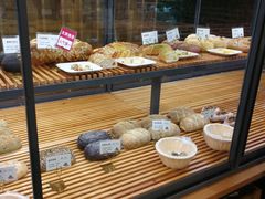 -焙丽拾光(麦凯乐直营店)