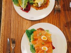 烟熏三文鱼吐司-Common Table · Brunch & Coffee
