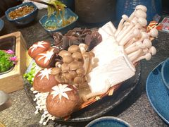 -湊湊火锅·茶憩(打浦桥日月光店)