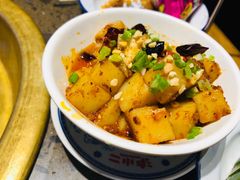 -沪小二炭火蛙锅(淮海中路美食不夜城店)