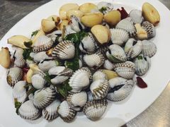 -胡须佬鸡煲四季火锅店(石厦西村直营店)