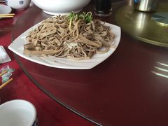 -溢心园香河肉饼总店