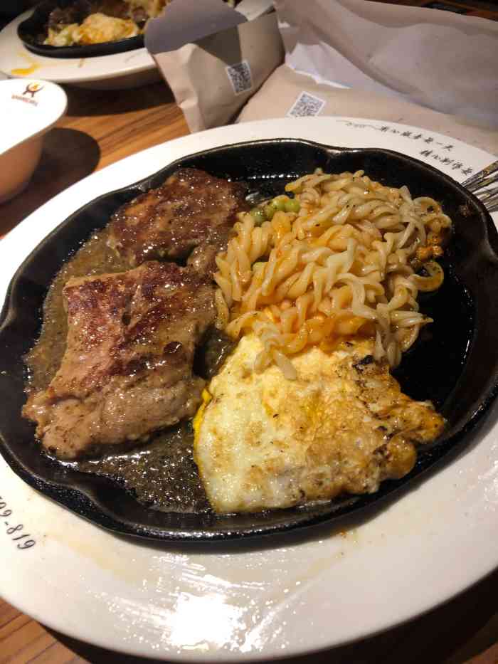 尚卡罗牛排(集美店)-"在集美牛排馆来看,这里的环境算不错了,周.