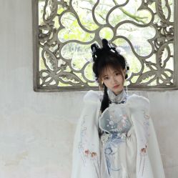 -一揽芳华汉服旗袍体验馆(拙政园店)