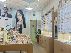 -天空之镜眼镜店蔡司依视路配镜授权零售店(望京颐堤港店)