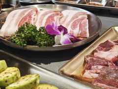 -围炉肉舍•炭烤活鳗•丹东海鲜烤肉(步行街店)