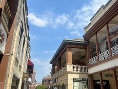 -王府井奥莱临潼小镇(临潼店)