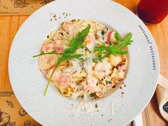 -Mark&Mars Restaurant
