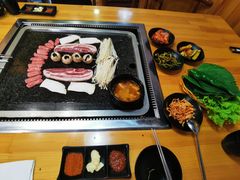 -小黑猪石板烤肉(皇冠花园店)