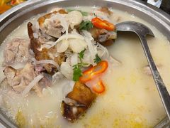 阿家村酸汤猪脚-遇见阿家村云南菜(魏公村店)