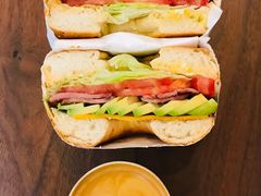 培根牛油果贝果明治-BIG BAGEL(永康路店)