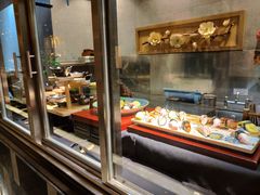 面包甜点陈列柜-深圳四季酒店·馥自助餐厅