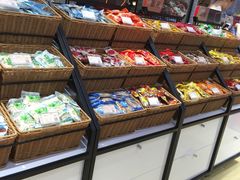 -来伊份1038(新村路三店)