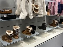 -UGG(燕莎奥特莱斯购物中心店)