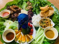 -沐毫傣泐云南菜孔雀宴•手抓饭傣味烧烤(曼听公园店)