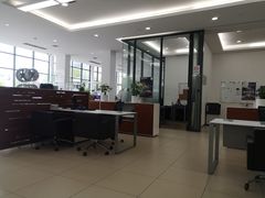 -上海宝信宝马4S店