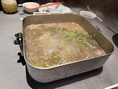 -左庭右院鲜牛肉火锅黑金店(陆家嘴中心店)