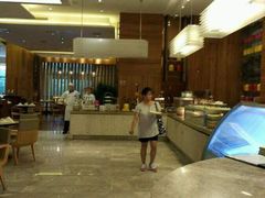 -华邑酒店·鲜艳全日自助餐厅