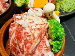 -山川小町·极番烧肉(新地假日广场店)