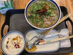 招牌生烫牛肉米线-云阿蛮云南生烫牛肉米线(奉贤路店)