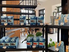 面包甜点陈列柜-Torch Coffee 炬点咖啡